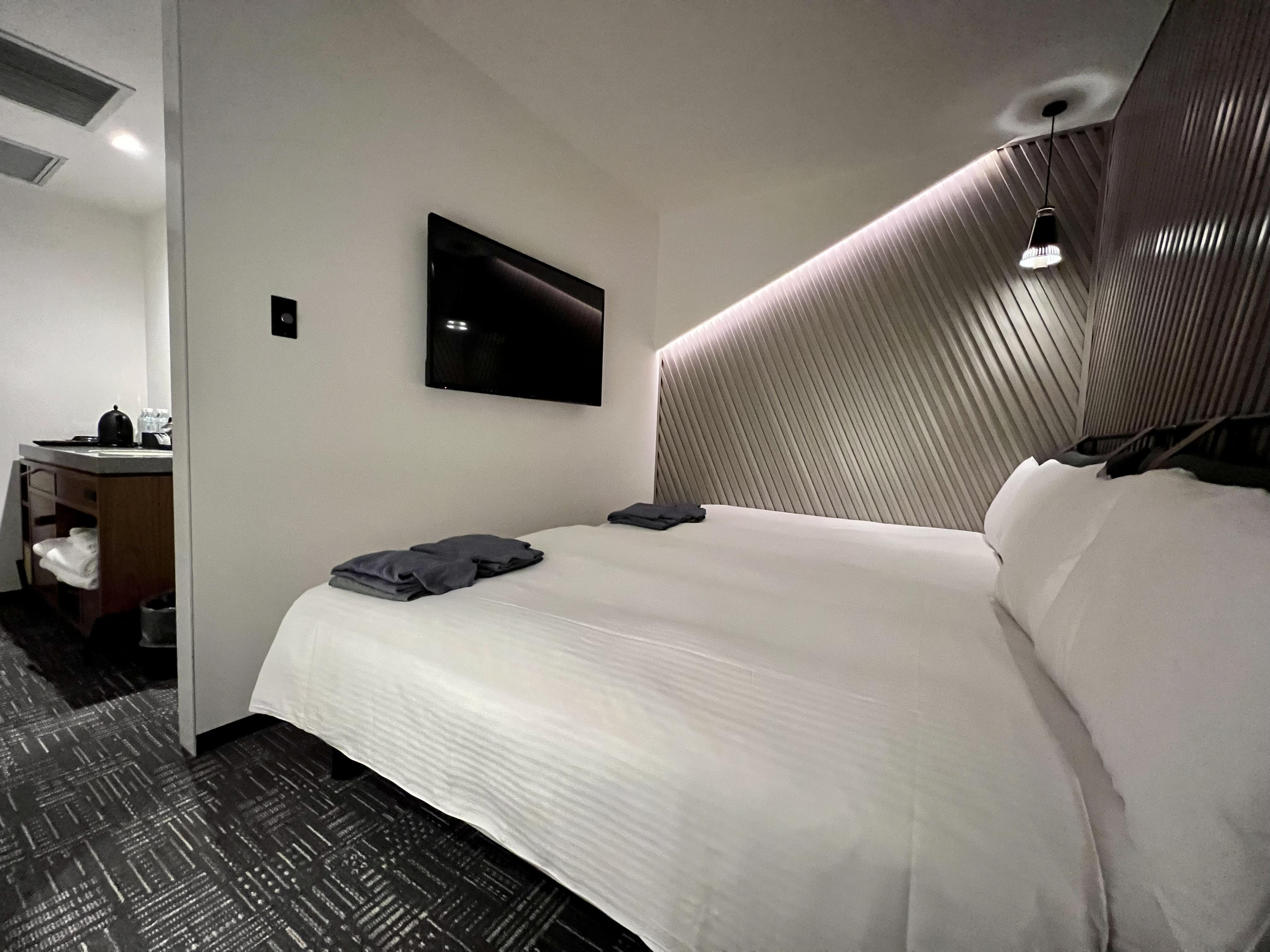 The Lively Fukuoka Hakata Hotell Exteriör bild